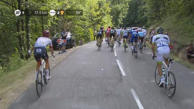 Tour de Francia 2018: Bonito gesto de Bauke Mollema dejando un bidón a un niño en lugar de tirarlo Tour de Francia 2018: Bonito gesto de Bauke Mollema dejando un bidón a un niño en lugar de tirarlo