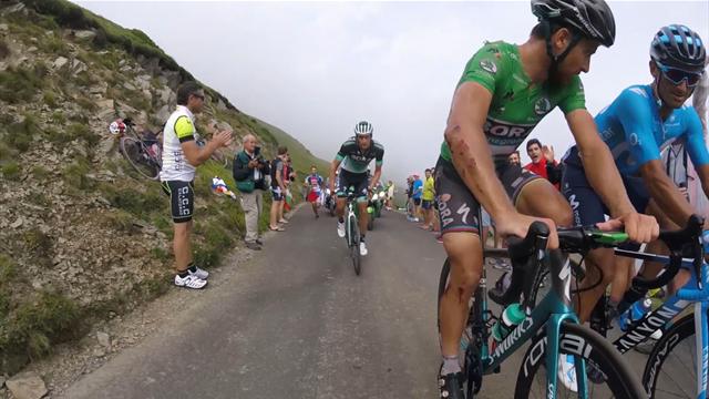 Sagan beißt sich nach Sturz durch: So übel hat es den Weltmeister erwischt Sagan beißt sich nach Sturz durch: So übel hat es den Weltmeister erwischt