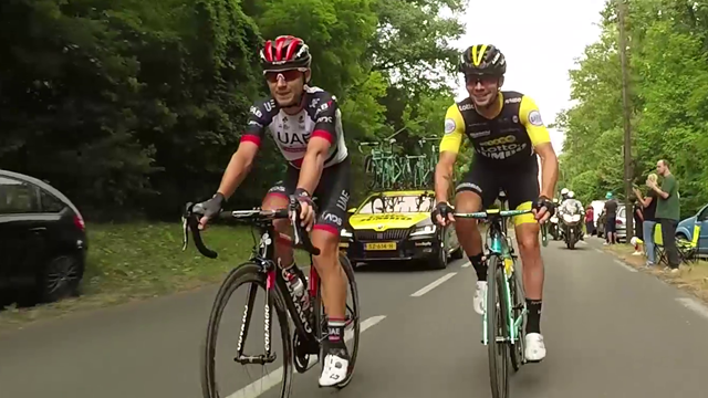 On-board camera, l'ultima tappa del Tour: sorrisi, linguacce e la festa del Team Sky On-board camera, l'ultima tappa del Tour: sorrisi, linguacce e la festa del Team Sky