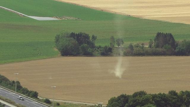 Tour de Valonia: Un mini-tornado dio el susto durante la quinta y última etapa Tour de Valonia: Un mini-tornado dio el susto durante la quinta y última etapa