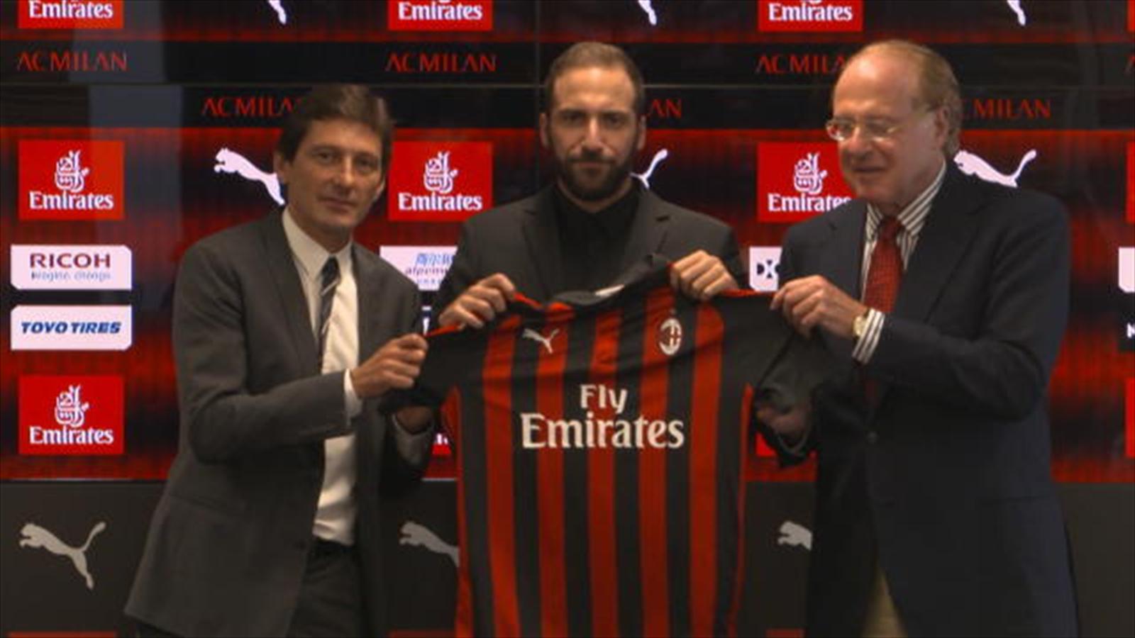 Maillot Domicile AC Milan GONZALO HIGUAIN Maillot Domicile AC Milan GONZALO HIGUAIN
