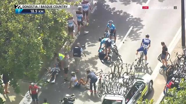 Mikel Landa sufre una fractura lumbar tras la caída en la Clásica de San Sebastián