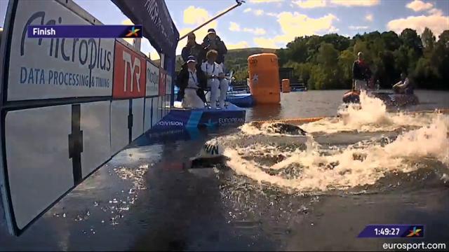 Ferry Weertman na waanzinnige finish Europees kampioen op 10 km open water