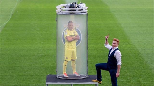 El sorprendente truco de magia con el que el Villareal presentó a Cazorla