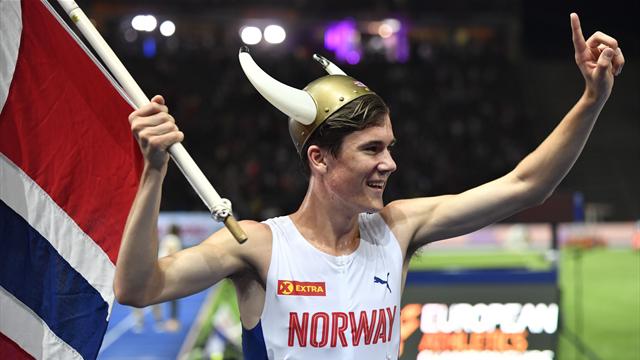 Jakob Ingebrigtsen impressionne lors des séries du 1.500m