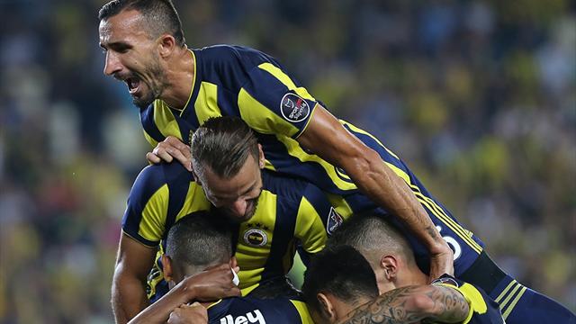 Fenerbahçe galibiyetle başladı