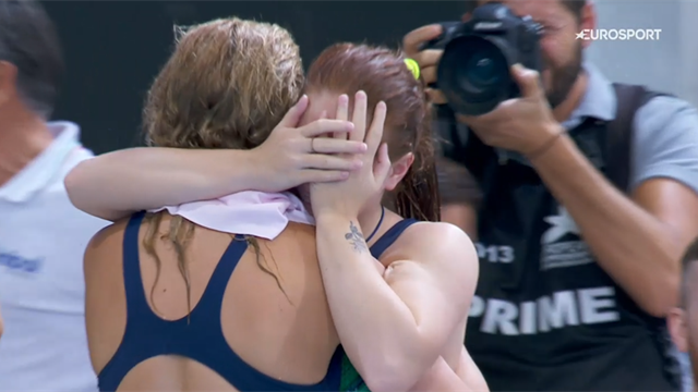 A 15 anni è già oro europeo: Chiara Pellacani scoppia in lacrime con Elena Bertocchi A 15 anni è già oro europeo: Chiara Pellacani scoppia in lacrime con Elena Bertocchi