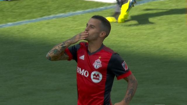Il Toronto è in 10, ma Giovinco è perfetto: diagonale imparabile Il Toronto è in 10, ma Giovinco è perfetto: diagonale imparabile