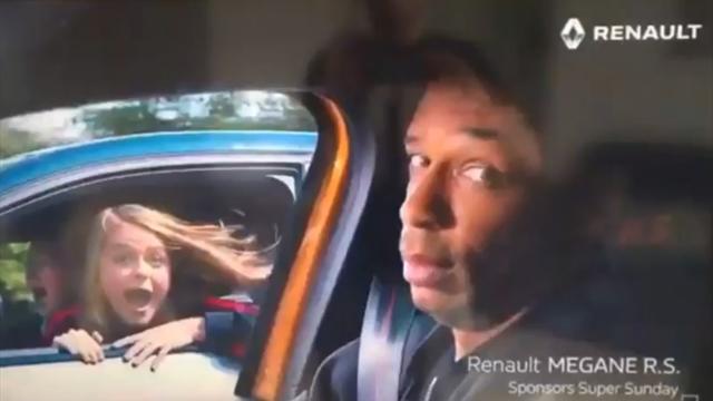 Sky Sports высмеял плевок Каррагера в болельщиков рекламой с Анри. Гримаса Джейми – бесценна