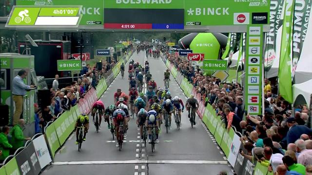 Binck Bank Tour: Jakobsen sorprende en el esprint y es el primer líder Binck Bank Tour: Jakobsen sorprende en el esprint y es el primer líder