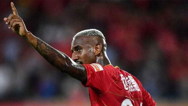 Guangzhou Evergrande Talisca'nın bonservisini aldı