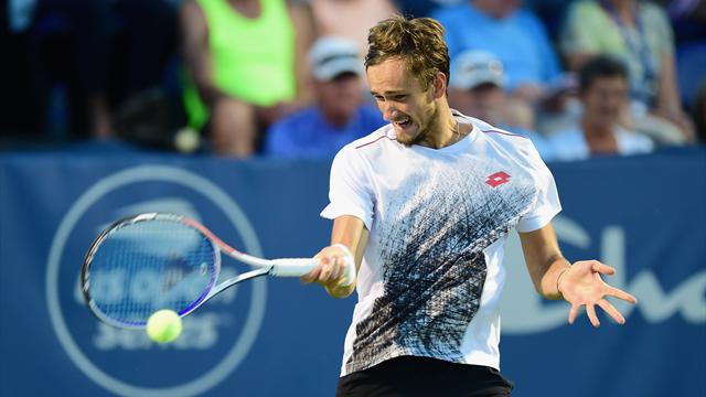 Medvedev s'offre Johnson et un deuxième titre ATP