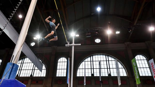 Touché, Lavillenie déclare forfait