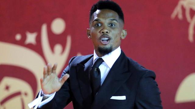 Eto'o promete conseguir un hogar para un antiguo capitán de Camerún sin techo