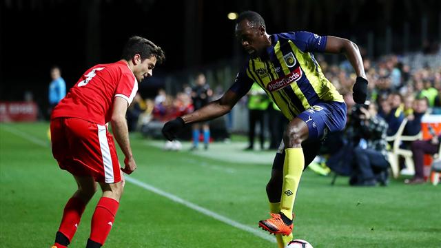 Bolt realizza il suo sogno: esordio da calciatore professionista, gioca per 20 minuti