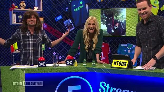 Anna Kraft rätselt im StreamTeam: Wer kennt diese Spielerfrau? Anna Kraft rätselt im StreamTeam: Wer kennt diese Spielerfrau?