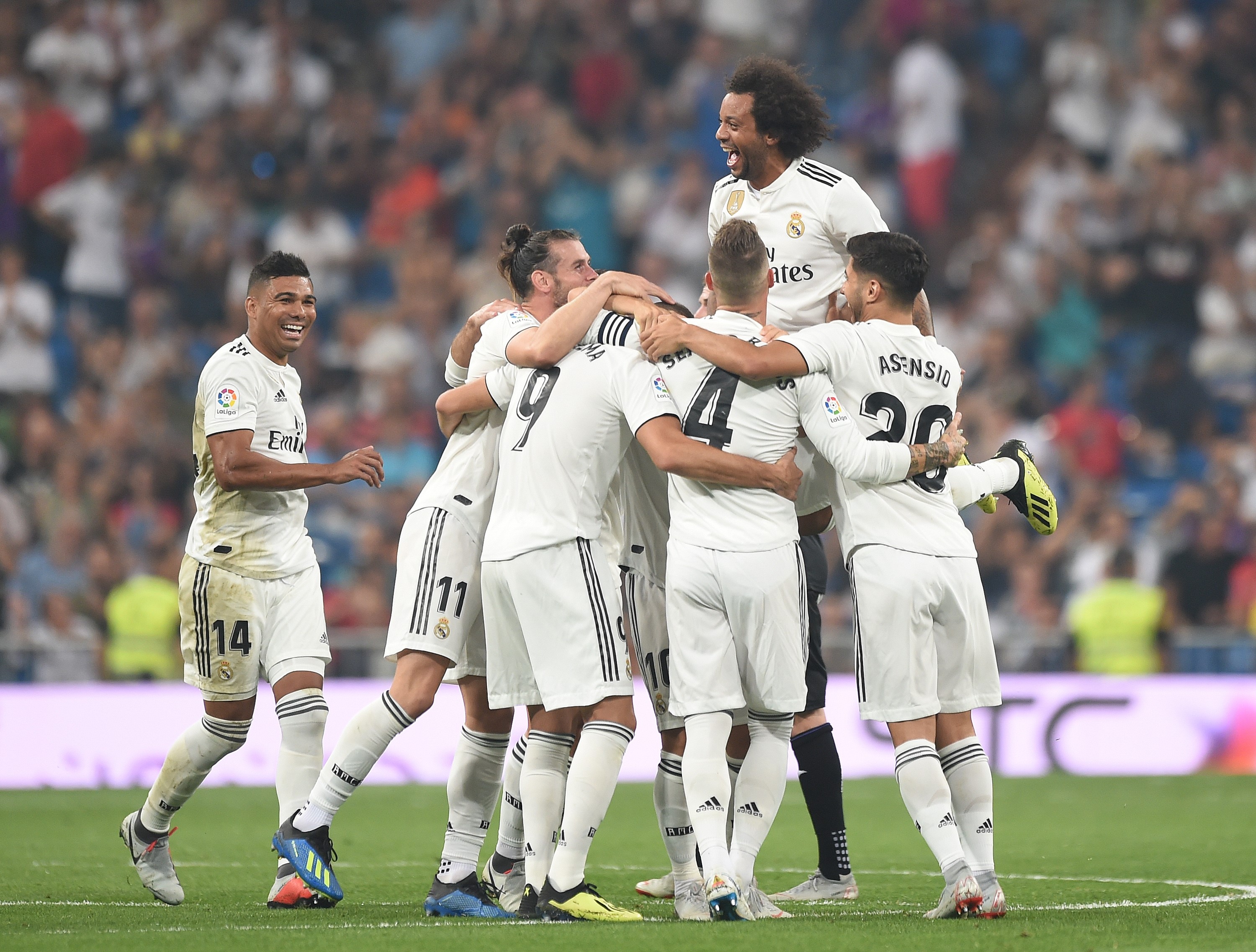 Karim Benzema et ses coéquipiers du Real Madrid fêtent un but face à Leganés / Liga