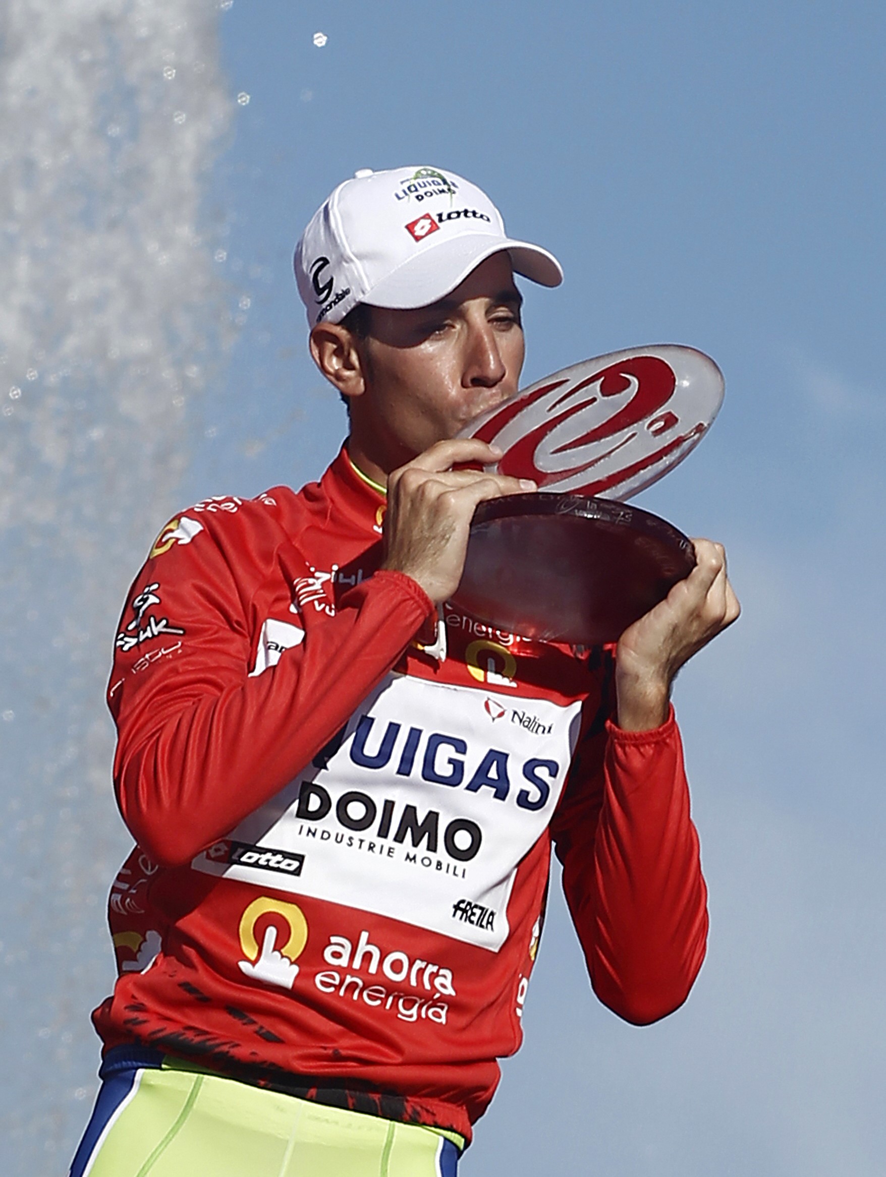 Italian rider Vincenzo Nibali of Liquigas-Doimo celebrates on the podium after winning the Vuelta tour of Spain in Madrid on September 19, 2010 (Getty Images)