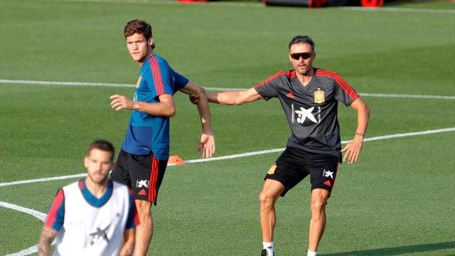 Los nuevos dorsales de España: ¿Quién hereda el 3 de Piqué, el 6 de Iniesta o el 21 de Silva?