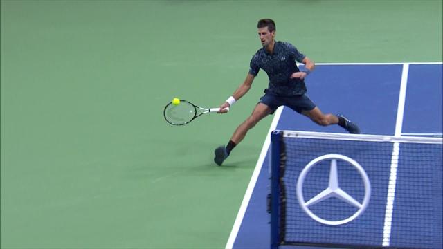 Magisk boll mellan Djokovic och Tillman i början av andra set Magisk boll mellan Djokovic och Tillman i början av andra set