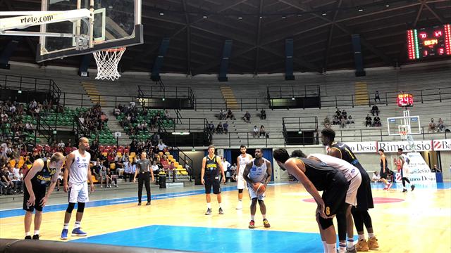 Trofeo Lombardia: Tony Mitchell trascina Cantù alla finale con Varese