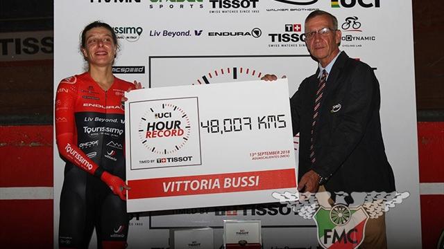Vittoria Bussi nella storia: 48.007, è suo il nuovo record mondiale dell'ora