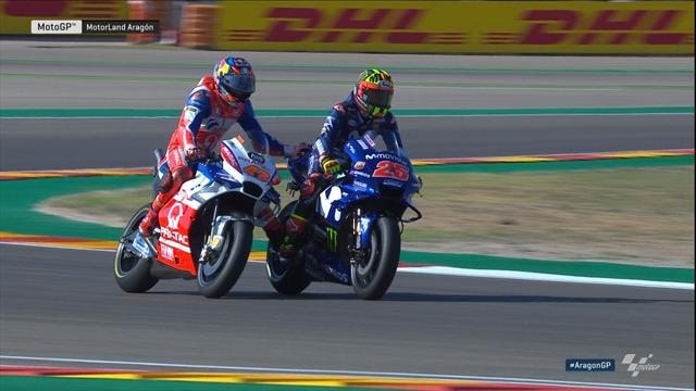 Quand Miller fait la dépanneuse pour Vinales Quand Miller fait la dépanneuse pour Vinales