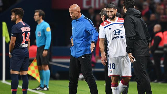Coup dur pour l’OL (et les Bleus) : Fekir sort blessé