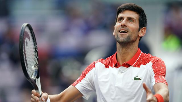 Djokovic veleggia sicuro anche con Zverev: è finale a Shanghai dopo 3 anni