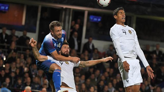 Kimpembe en retard, tête sous la barre : le but du break de l’Islande
