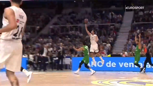Sergio Llull vuelve a dejar una canasta increíble contra Darussafaka