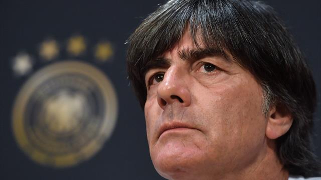 Ballack-Kritik interessiert Löw "schlichtweg nicht" Ballack-Kritik interessiert Löw "schlichtweg nicht"