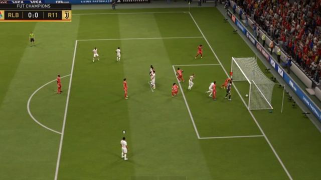Величайший баг новой FIFA: мяч укатил за ленточку ворот, но игра продолжилась