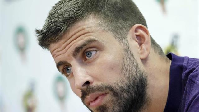 Piqué llega a Shanghái en plena polémica por el rechazo a su Copa Davis