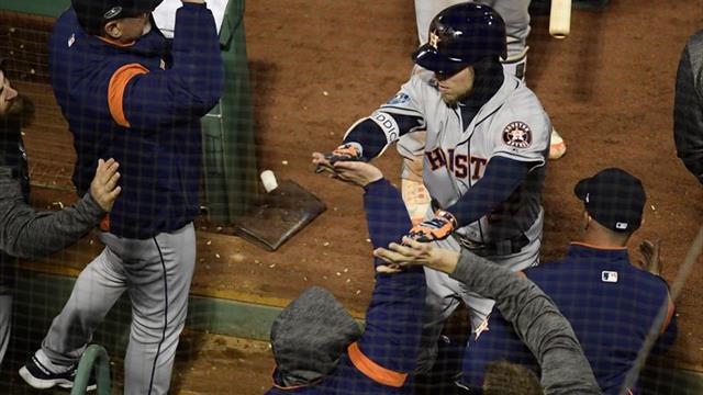 2-7. Verlander dirige la victoria de los Astros, que toman ventaja