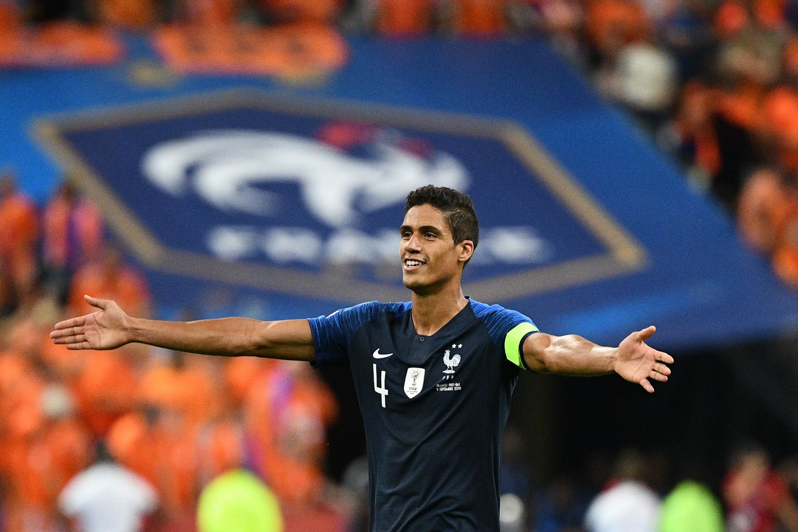 Raphaël Varane célèbre la victoire des Bleus contre les Pays-Bas, le 9 septembre 2018 au Stade de France.