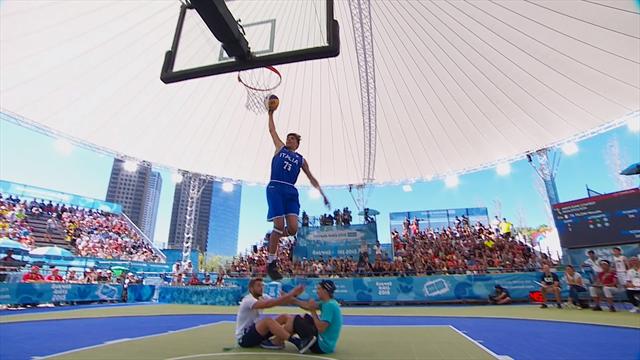 Reverse hallucinant, claquette en haute altitude : revivez le concours de dunk des JO de la jeunesse Reverse hallucinant, claquette en haute altitude : revivez le concours de dunk des JO de la jeunesse