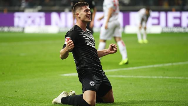Un quintuplé et une nuit de gala, Jović a signé son acte de naissance
