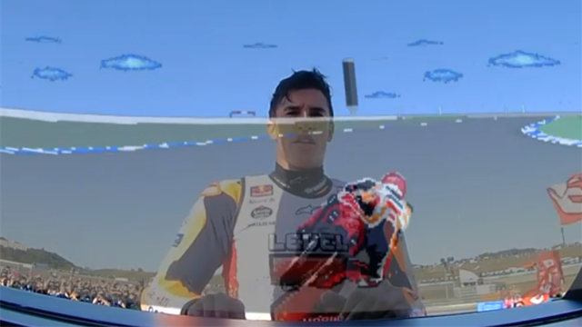 Marquez comme dans un jeu vidéo : le champion a fêté son titre avec un jeu d'arcade Marquez comme dans un jeu vidéo : le champion a fêté son titre avec un jeu d'arcade