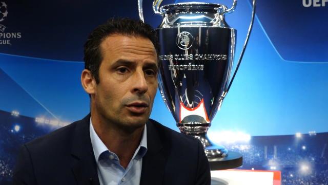 PSG - Giuly : "Le travail défensif de Cavani est 2x plus important que celui de Neymar et Mbappé" PSG - Giuly : "Le travail défensif de Cavani est 2x plus important que celui de Neymar et Mbappé"