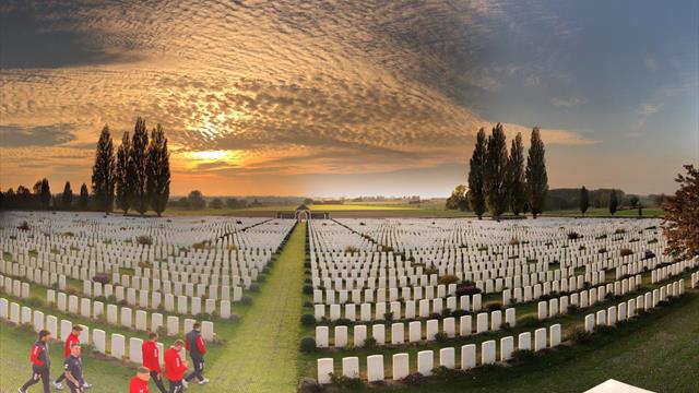 England players pay respects to mark centenary of end of First World War