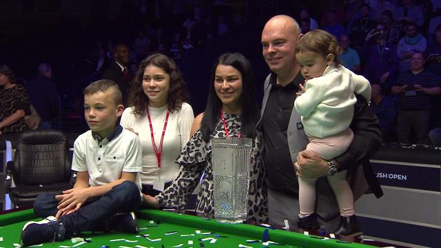 Bingham feiert Titelgewinn mit seiner Familie Bingham feiert Titelgewinn mit seiner Familie