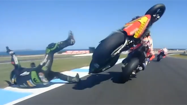 Zarco percute Marquez à 300km/h : énorme frayeur à Phillip Island Zarco percute Marquez à 300km/h : énorme frayeur à Phillip Island