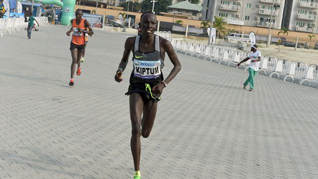Kiptum bat le record du monde du semi-marathon à Valence