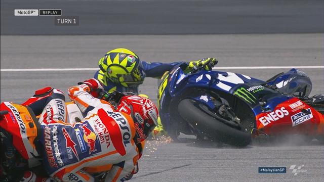 Was für ein Pech! Hier wirft Rossi den Sieg weg Was für ein Pech! Hier wirft Rossi den Sieg weg