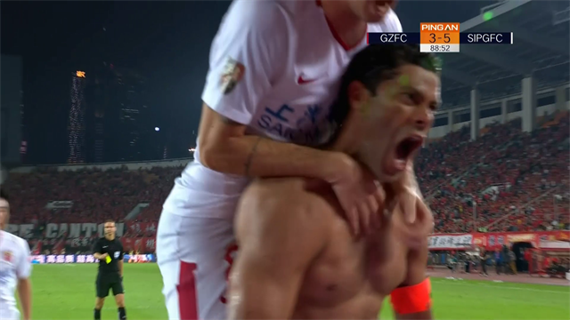 Il Guangzhou di Cannavaro rischia di perdere il titolo: 4-5 contro lo Shanghai SIPG di Hulk Il Guangzhou di Cannavaro rischia di perdere il titolo: 4-5 contro lo Shanghai SIPG di Hulk