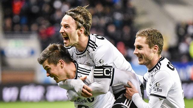 Helland-dobbel senket Odd – Rosenborg på god vei mot seriegullet Helland-dobbel senket Odd – Rosenborg på god vei mot seriegullet