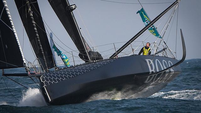 Thomson s'écrase sur une falaise et repart