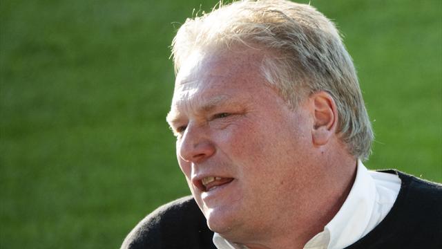 – Han bør konsentrere seg om å spille fotball i Mjøndalen