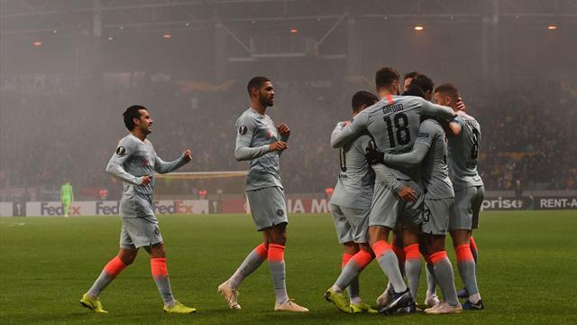 Chelsea und Arsenal ziehen in Zwischenrunde ein